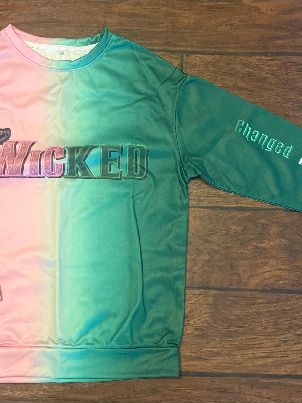Women’s Large Wicked Sweatshirt